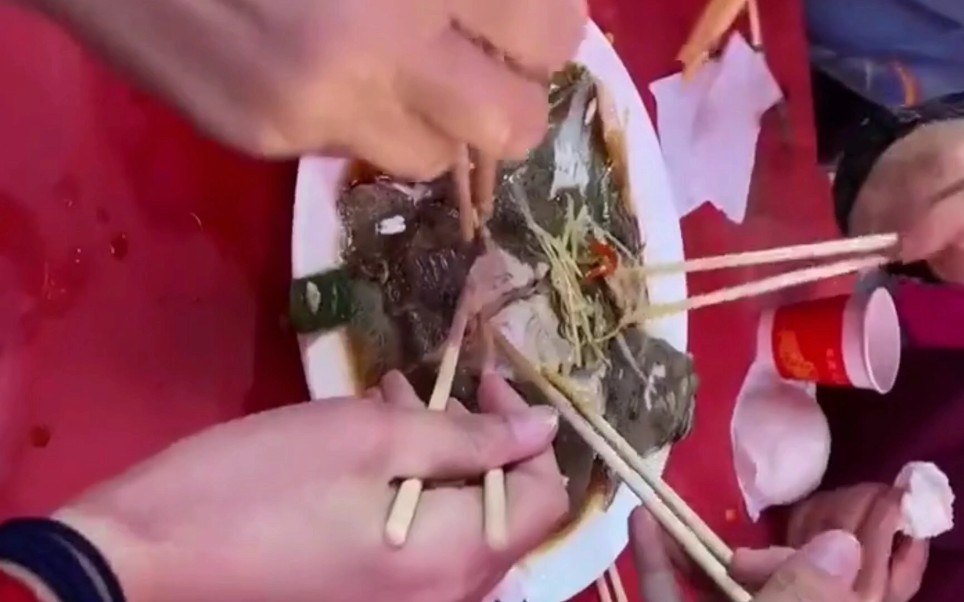 婚宴抢饭技术大pk