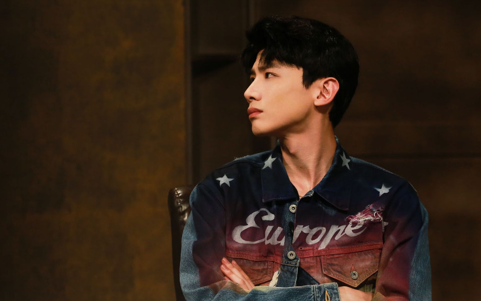 明侦里白敬亭背过的锅,一切要从撒老师说起