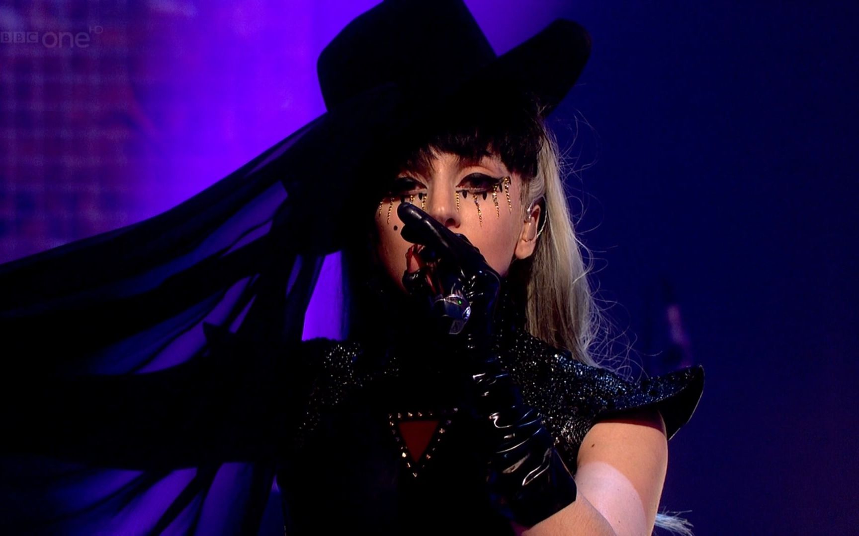 【经典现场回顾】lady gaga - born this way (live on the graham