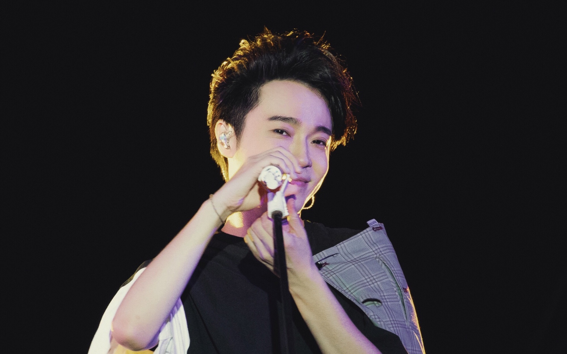 吴青峰自我疗愈四部曲live版up个人喜好向逆光逃亡祝我幸福蜂鸟