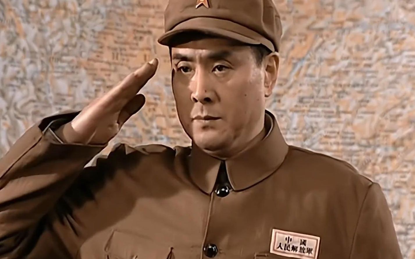 亮剑中,因为丁伟直言不讳的性格,最终被逮捕了