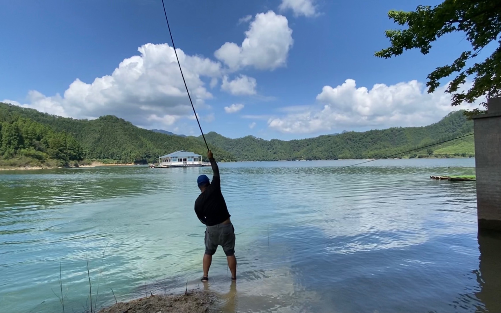 在风景如画的千岛湖钓鱼是一种什么样的体验?_哔哩哔哩_bilibili
