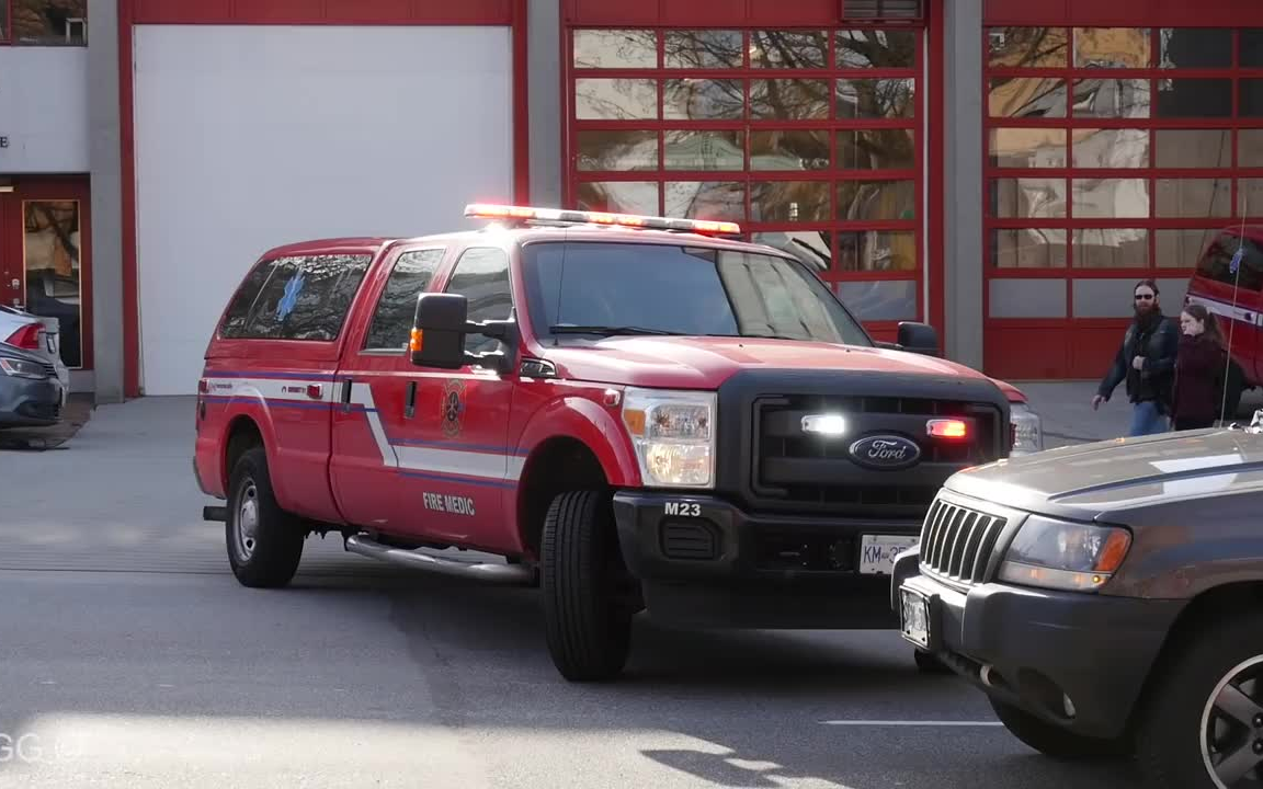 别做这种人!(加拿大挡消防车合集)_哔哩哔哩_bilibili