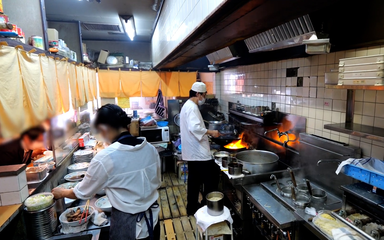 【日本美食】大阪市白领人气的中华料理店,厨房筹备工作