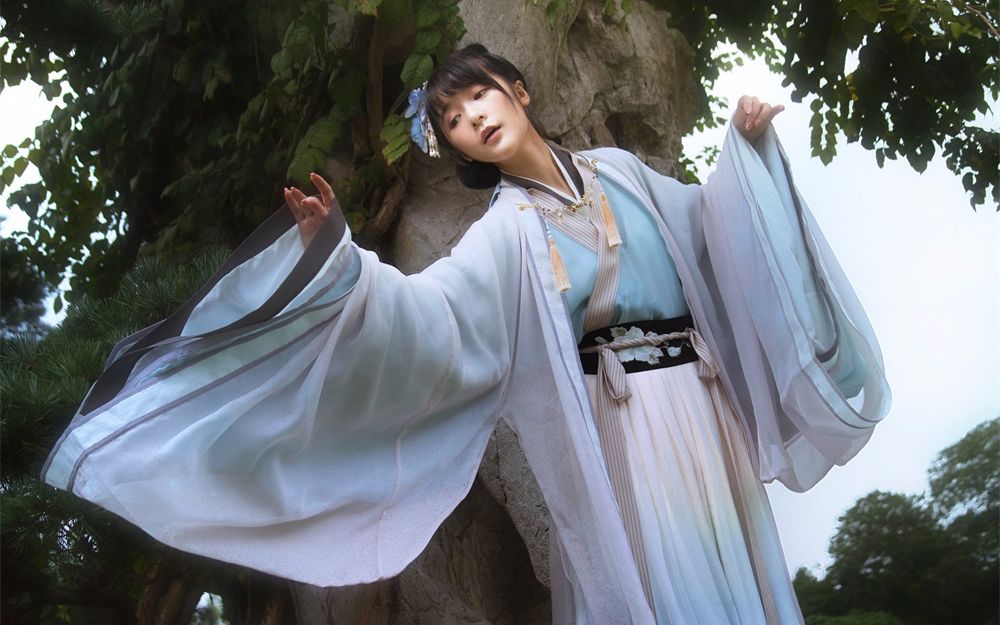 徐娇织羽集周年庆典唯美汉服元素