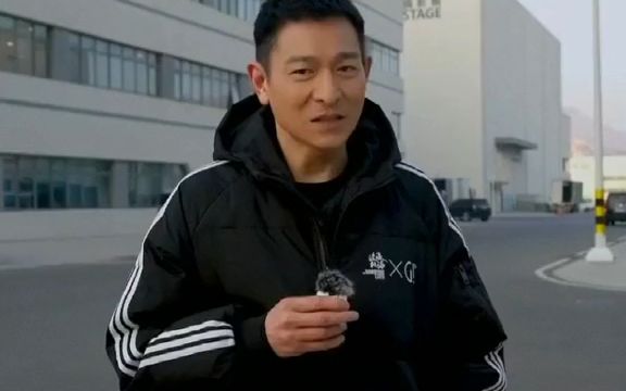 刘德华 呼吁中国香港市民一条心抗疫,大家一齐加油!