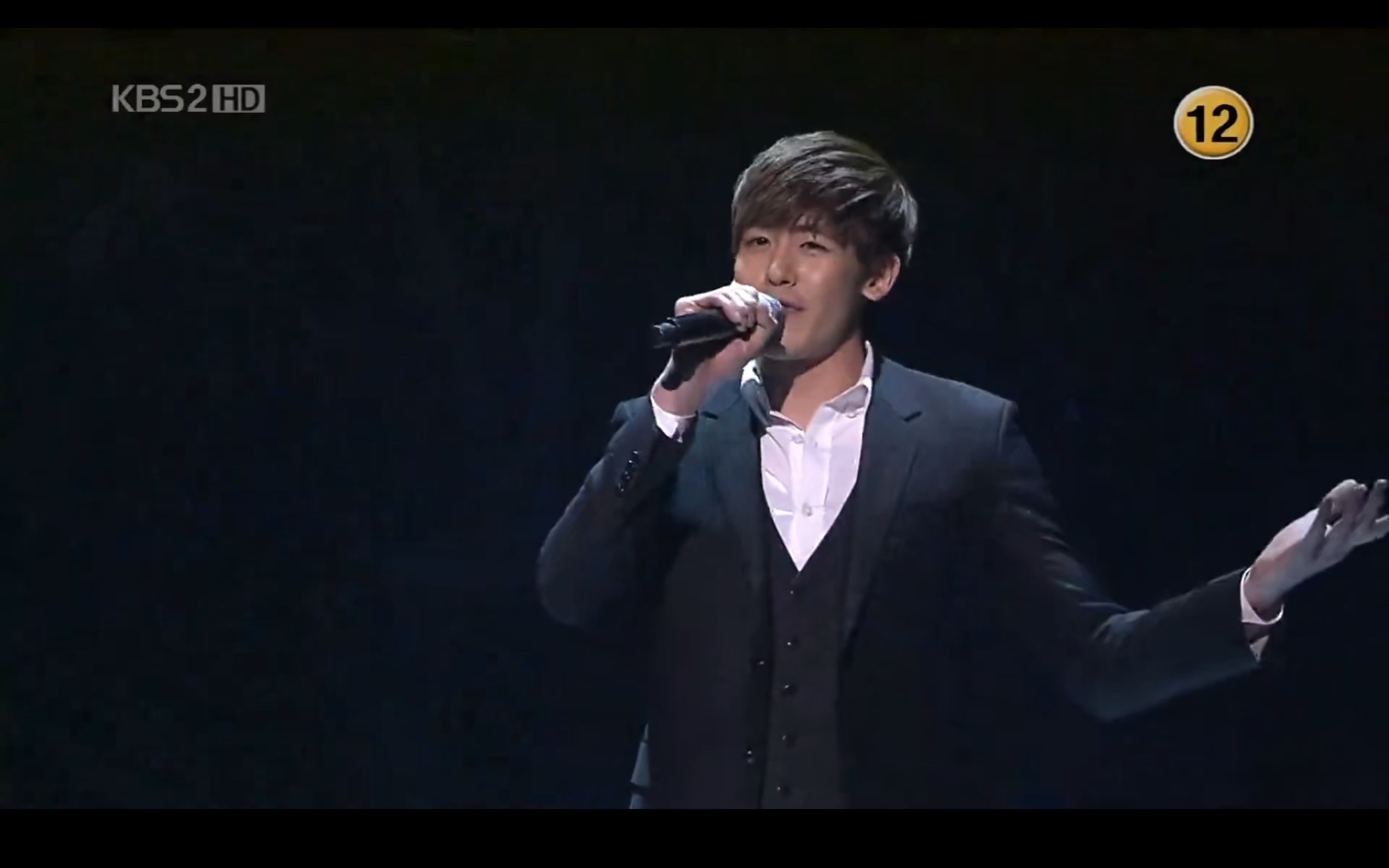 【khuntoria forever】2010年末kbs舞台尼坤个人开场秀,victoria在