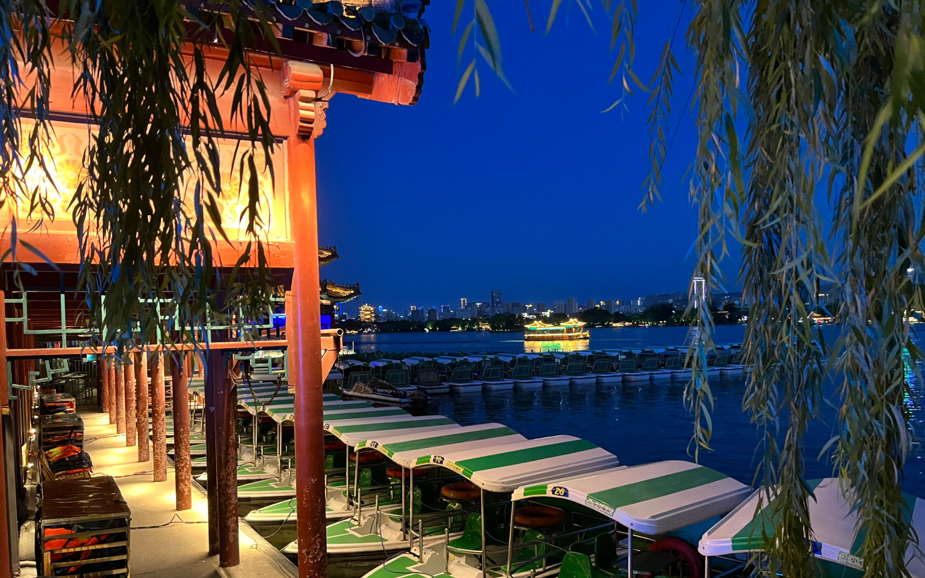 夜游大明湖-身高不过根号三-身高不过根号三-哔哩哔哩视频