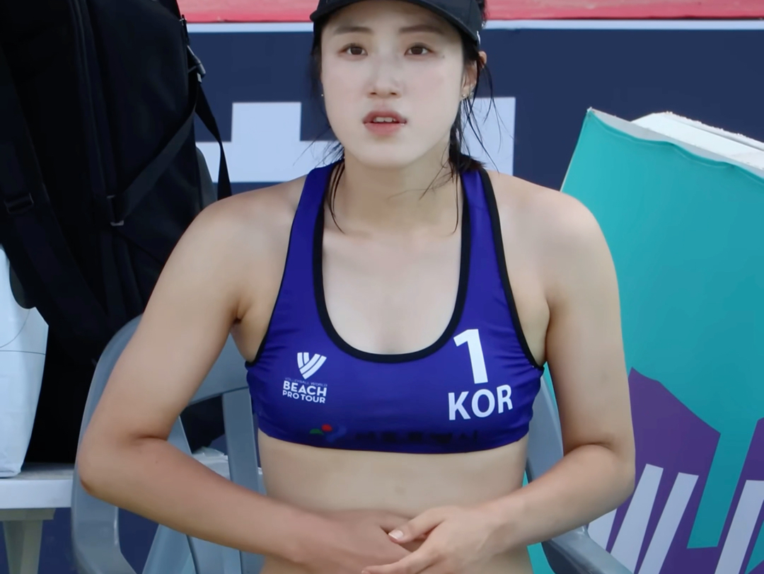 沙滩排球美女运动员