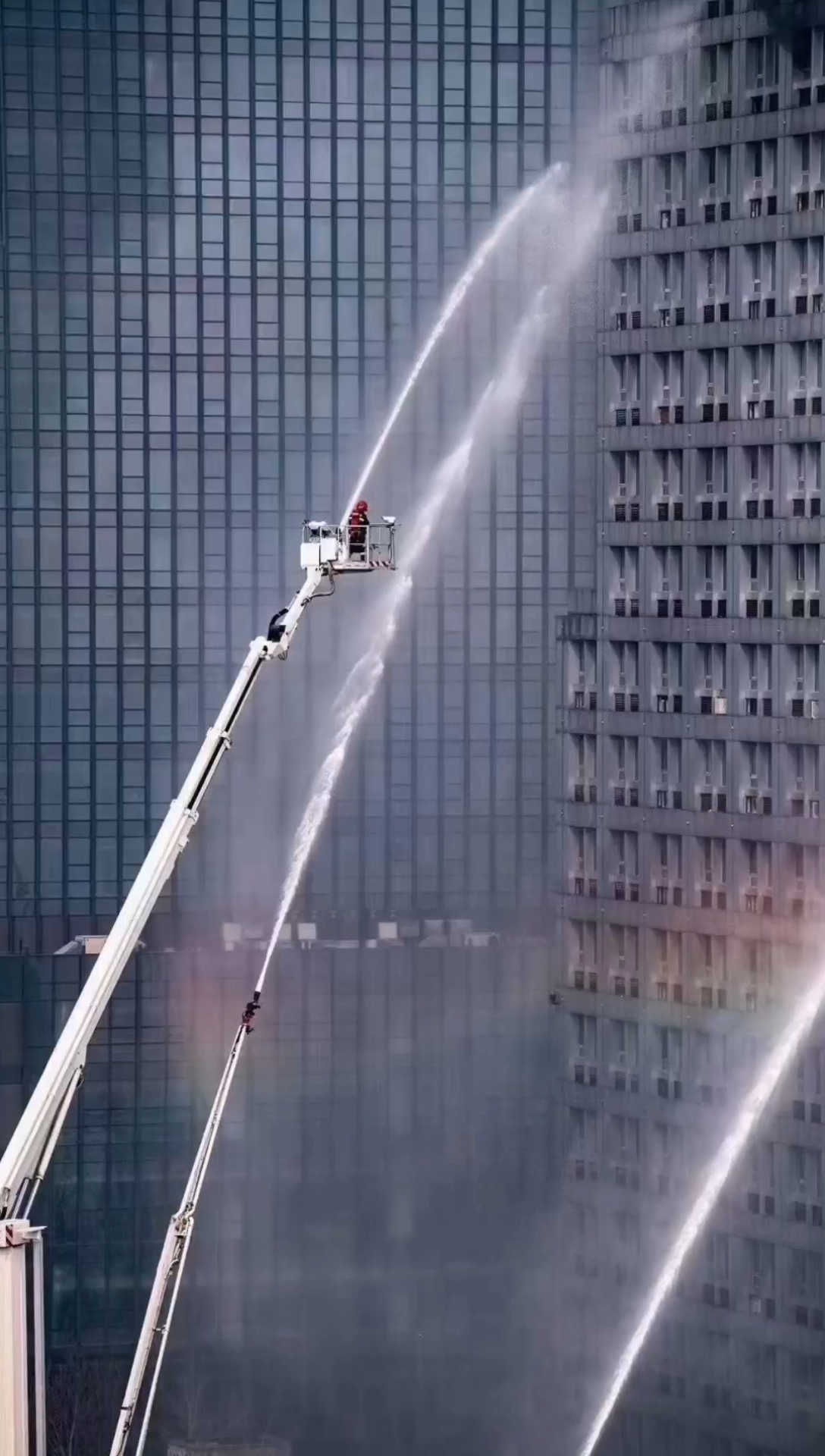 石家庄万达广场附近又又又叒叕着火了