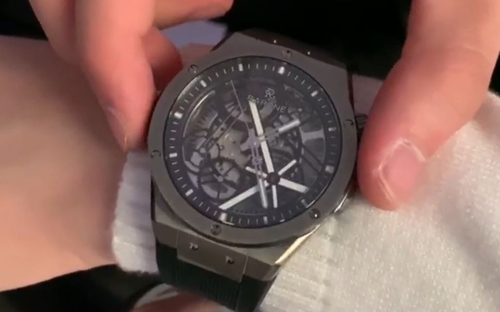 全镂空特色潮流机械表—雷诺双子星机械表