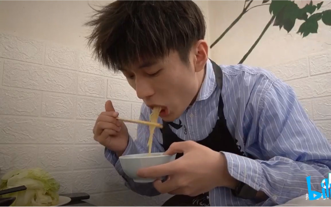 广宇:当社恐人士尝试探店@河马君