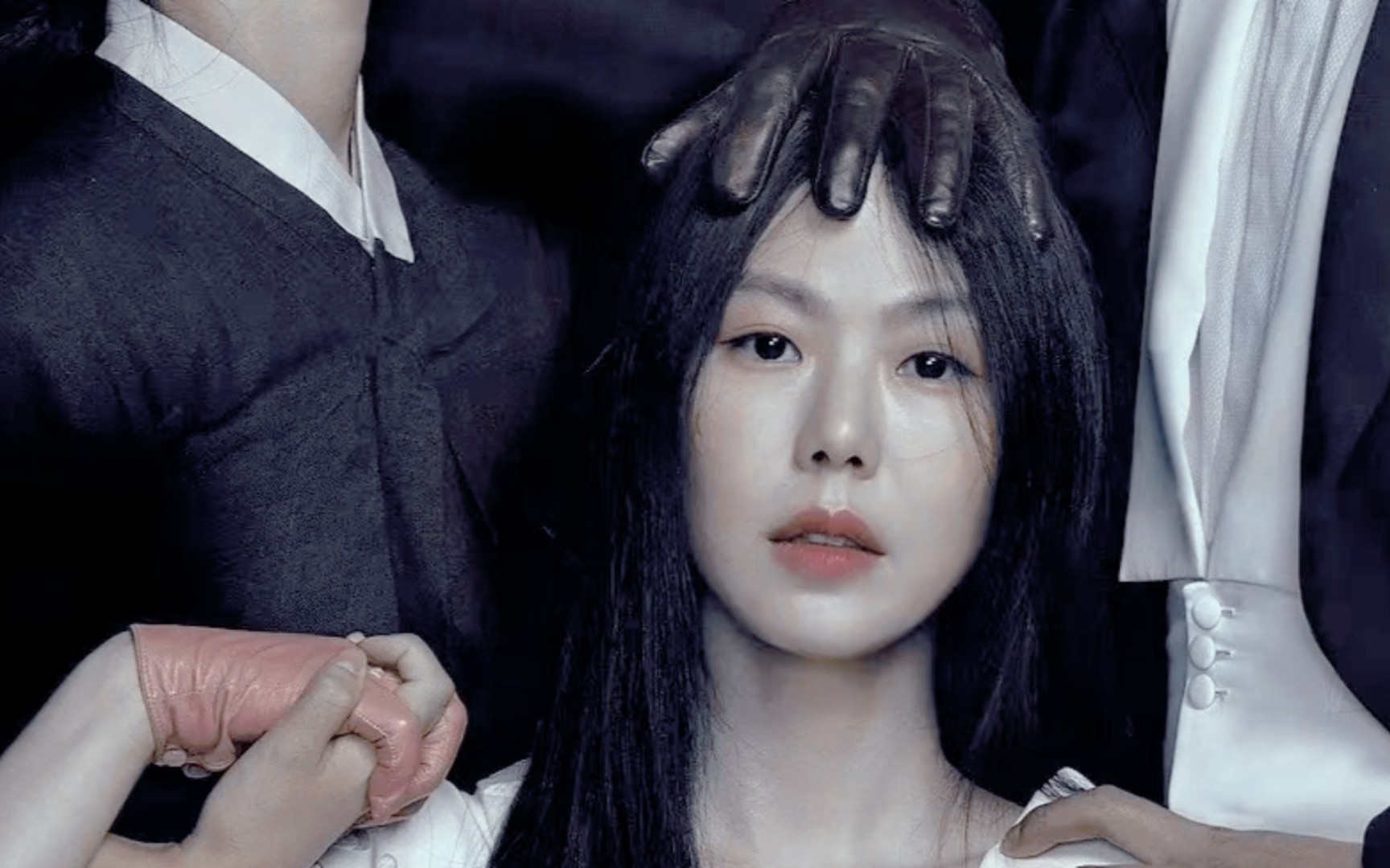 小姐|"你是我触不及的倒影"|金敏喜72金泰梨