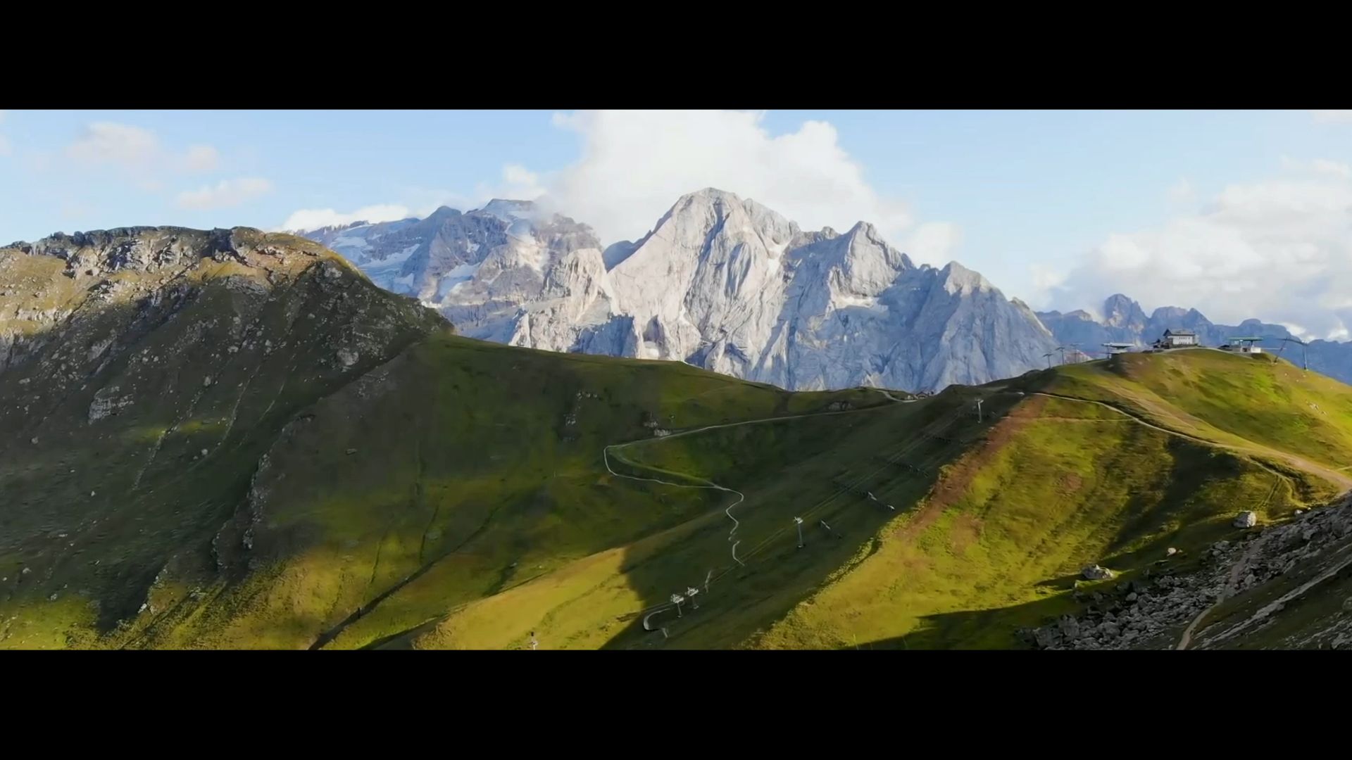 多洛米蒂⛰️|意大利的“仙境”人生必打卡点,绝美的阿尔卑斯山风光和世界自然遗产白岩的壮丽,是一辈子的记忆哔哩哔哩bilibili