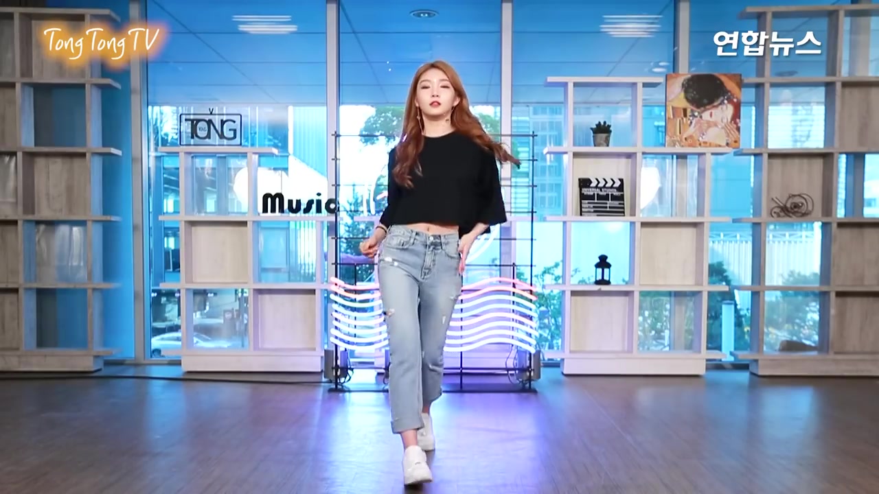 [图][Original Dance] CHUNG HA 'Why Don't You Know'