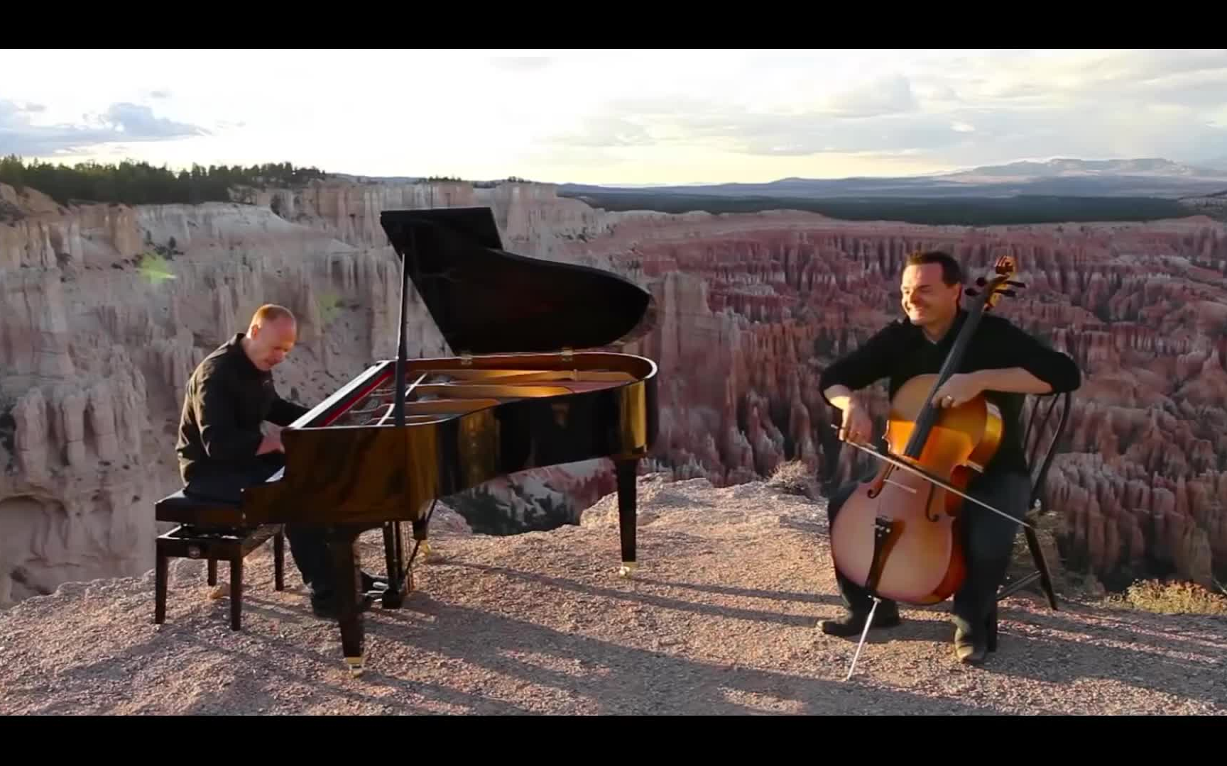 [图]Titanium_Pavane 钛金属孔雀舞曲(David Guetta Faure) 在丛林中的钢琴大提琴演奏 - The Piano Guys