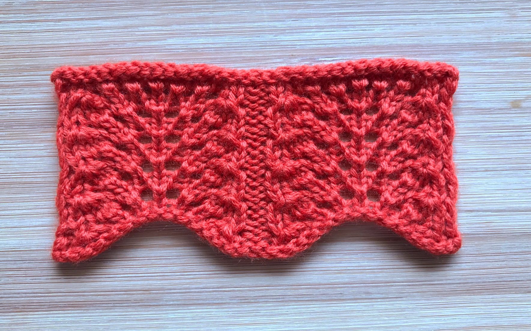 别样凤尾花的编织方法,织上衣很修身