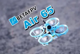 Descargar video: 新人手动挡练习机，BETAFPV Air65 无刷穿越机详细飞行感受分享《超人聊模型》337