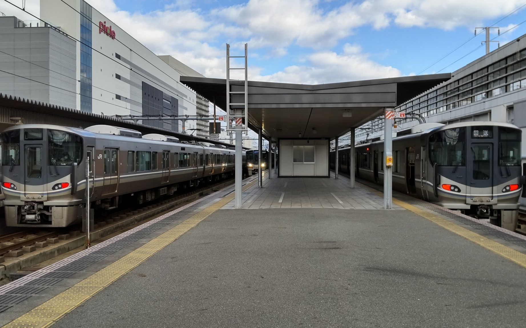 225系100番台 外側快速 京都～大阪【japanese train d