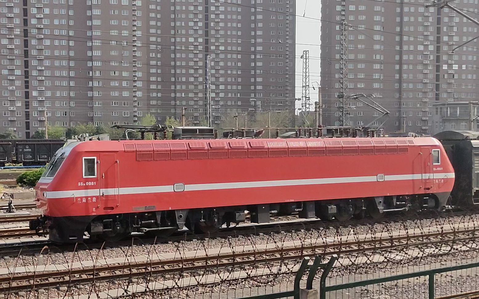 活动作品大美女0081牵引z274次通过洛阳东站新场