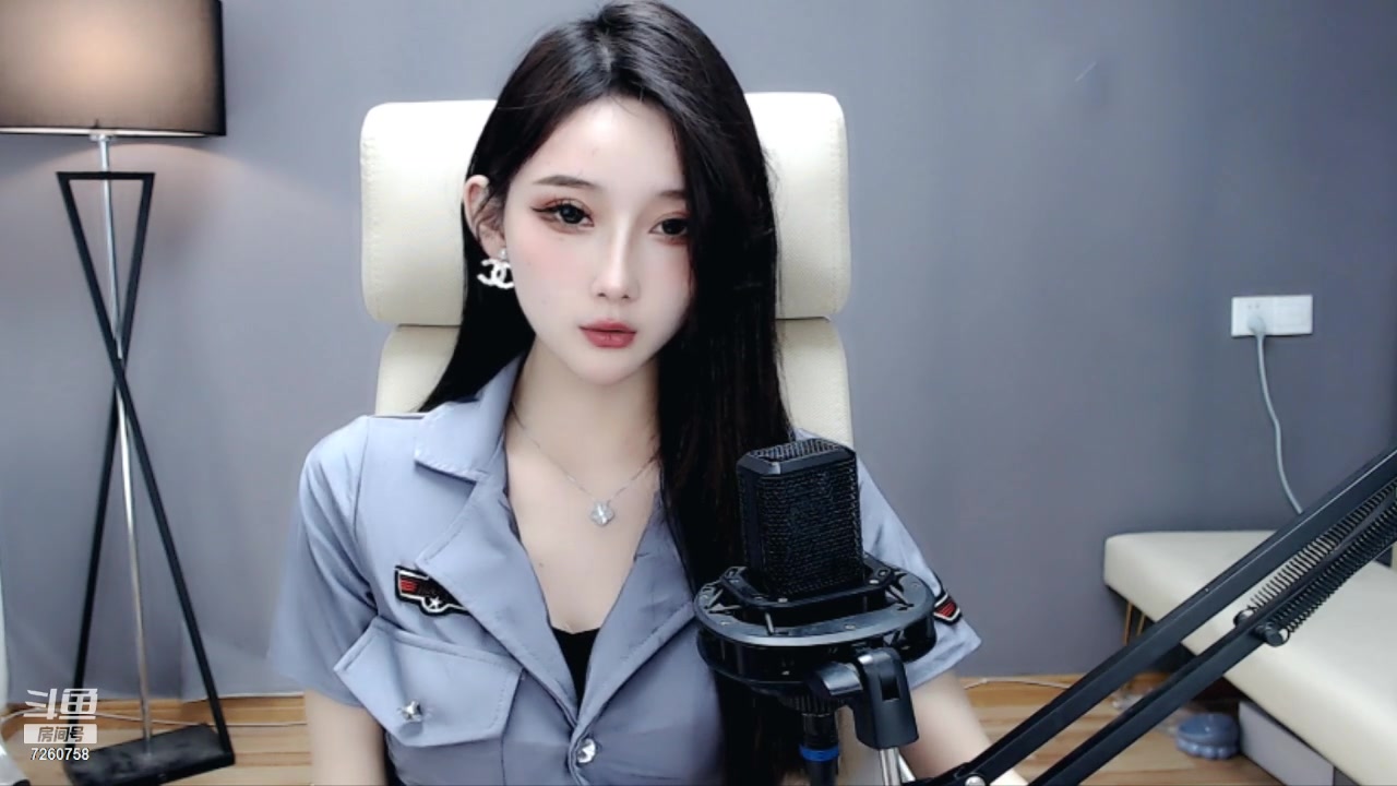 斗鱼-ella亦亦_2021-10-23-0222_10-23-0241_亦亦老婆又没人疼了