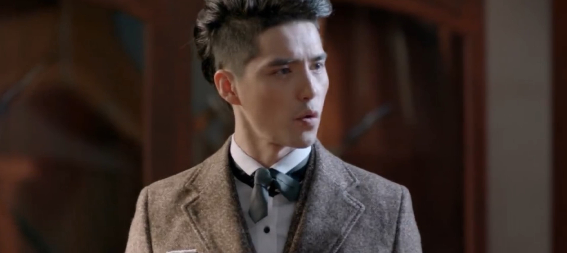 【器灵】04/刘明睿滴血认主,建立契约!唤醒神兵「赤霄」