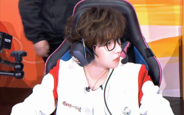 王者启动!看完贺峻霖打完游戏有一位玩家自信满满打开了王者荣耀