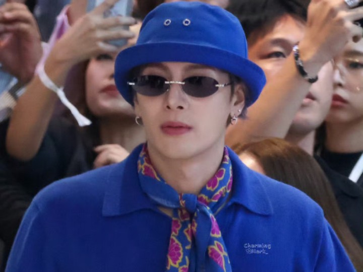 今天在泰国参加team wang design的王嘉尔,化身"蓝"朋友