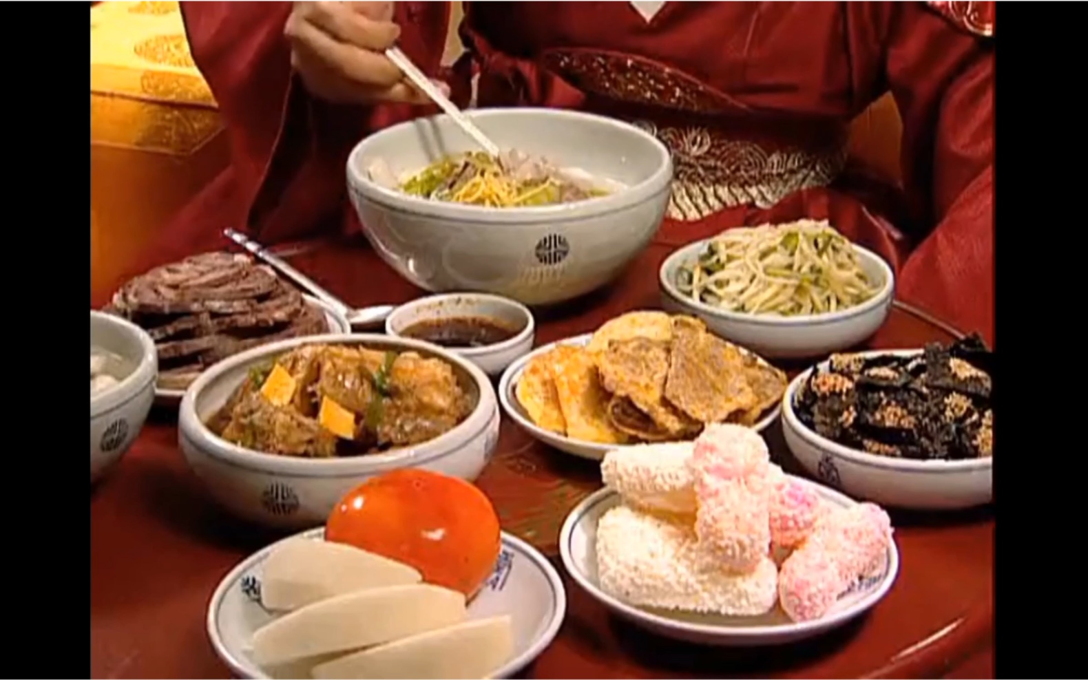 大长今做菜画面集合长今和今英一起做凉面的高汤