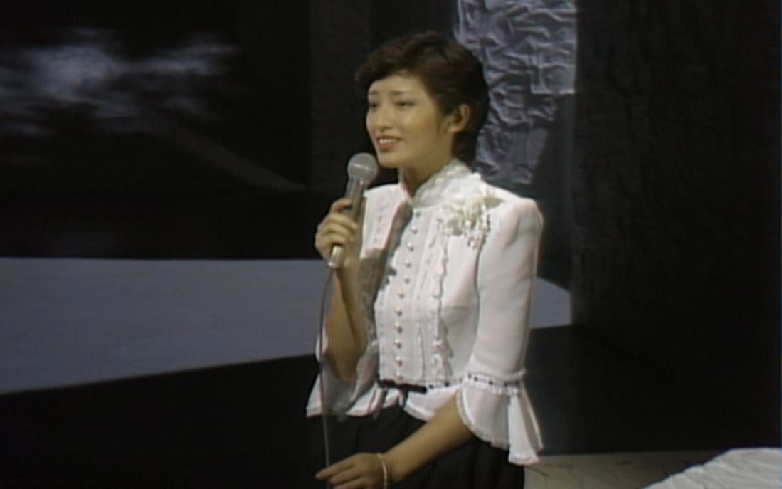 [图]【玫瑰色的人生】山口百恵 - バラ色の人生 1977年10月18日音乐盛宴