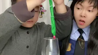 弟弟是不是很聪明呀？