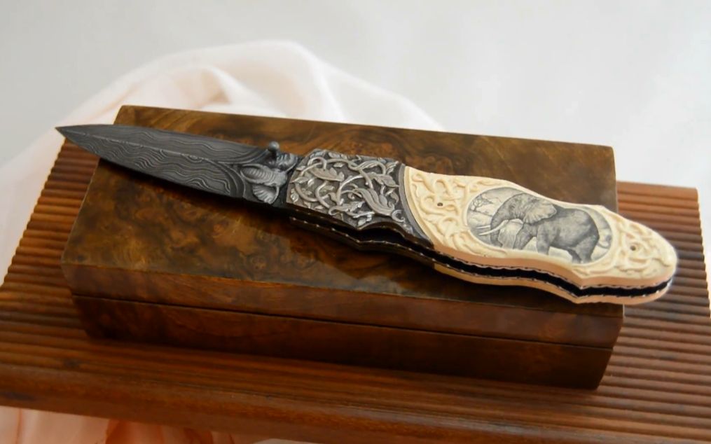 艾伯特 手工浮雕猛犸化石手柄 大马士革艺术折刀