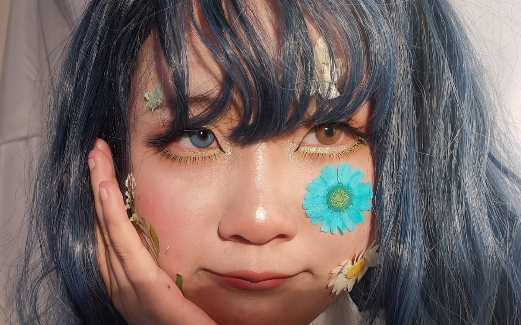 (酒巷的脑洞妆)(少女与花)绿色眼影也可以化出少女感