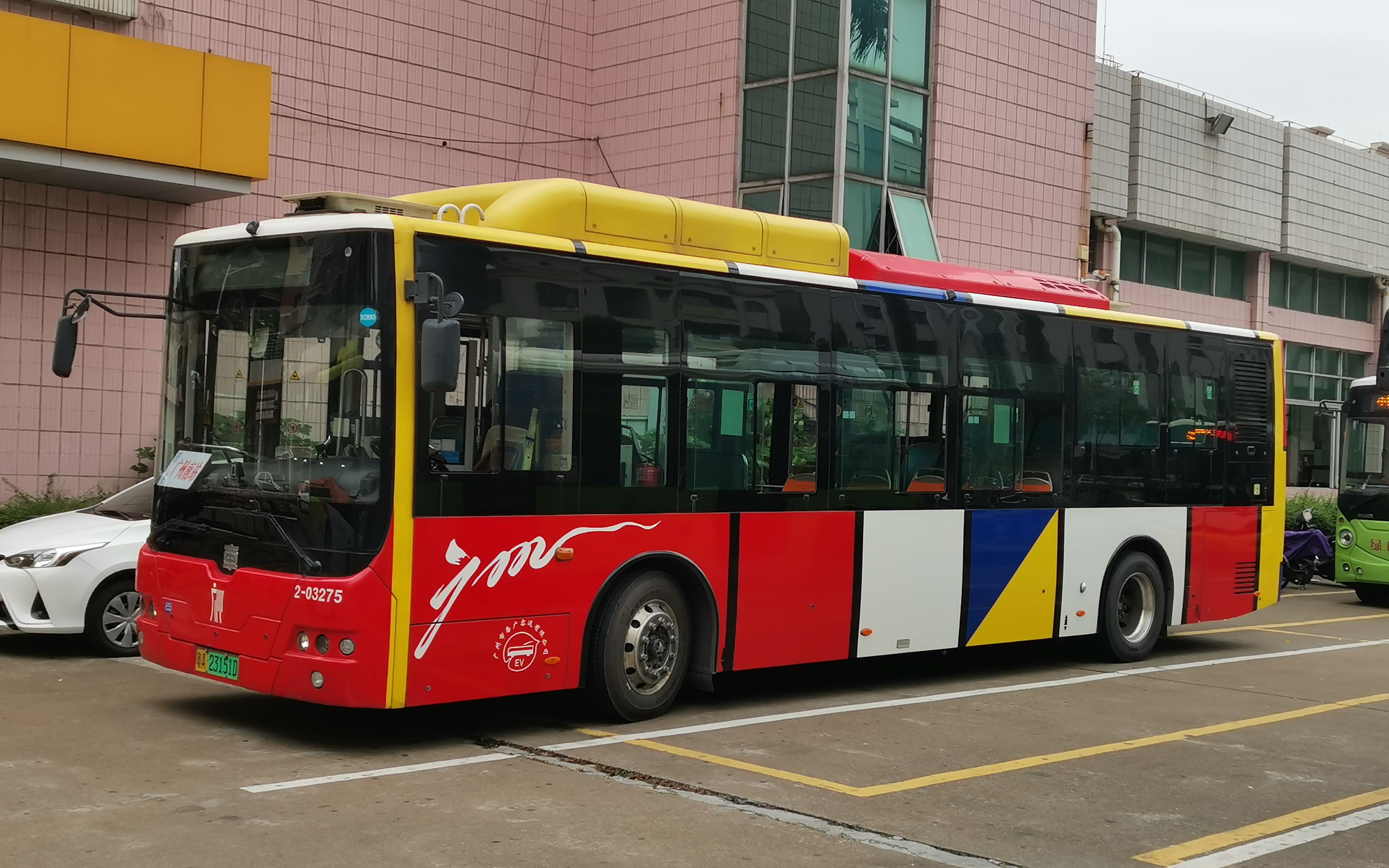 广州公交990线路（广州公交990各个站点名称）