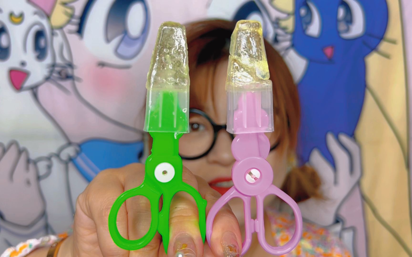 迷你小剪刀糖果玩具,好吃好玩还可以剪纸,太有趣了!