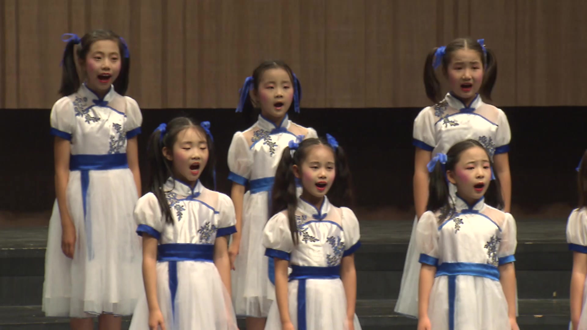 河南省郑州市金水区天明路小学《八只小鹅》《想念爸妈》