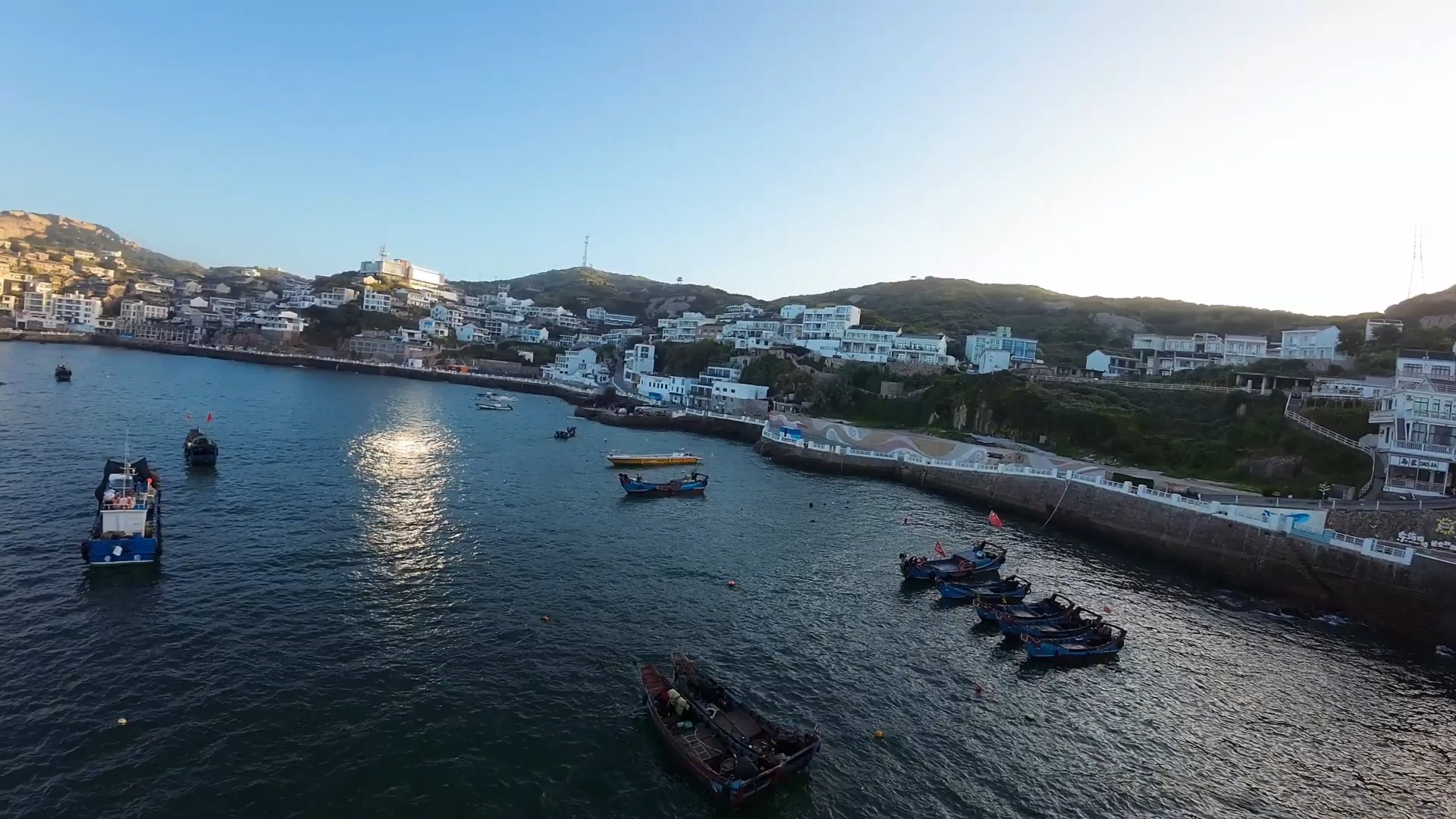 舟山东极岛庙子湖渔港的早晨