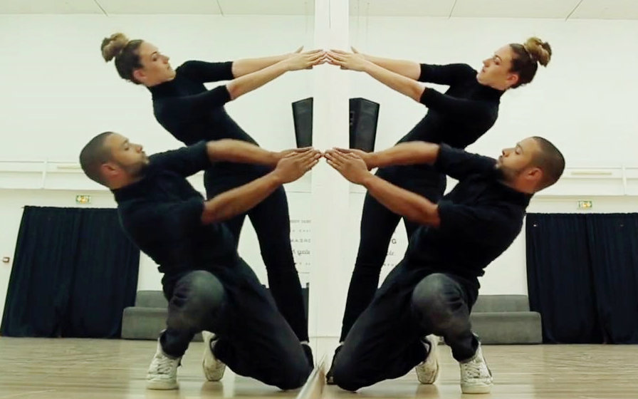 【碉堡对称埃及手】Marie Poppins合作Sadeck万花筒创意镜面舞蹈-爱哔哩(bilibili视频mp3解析站)