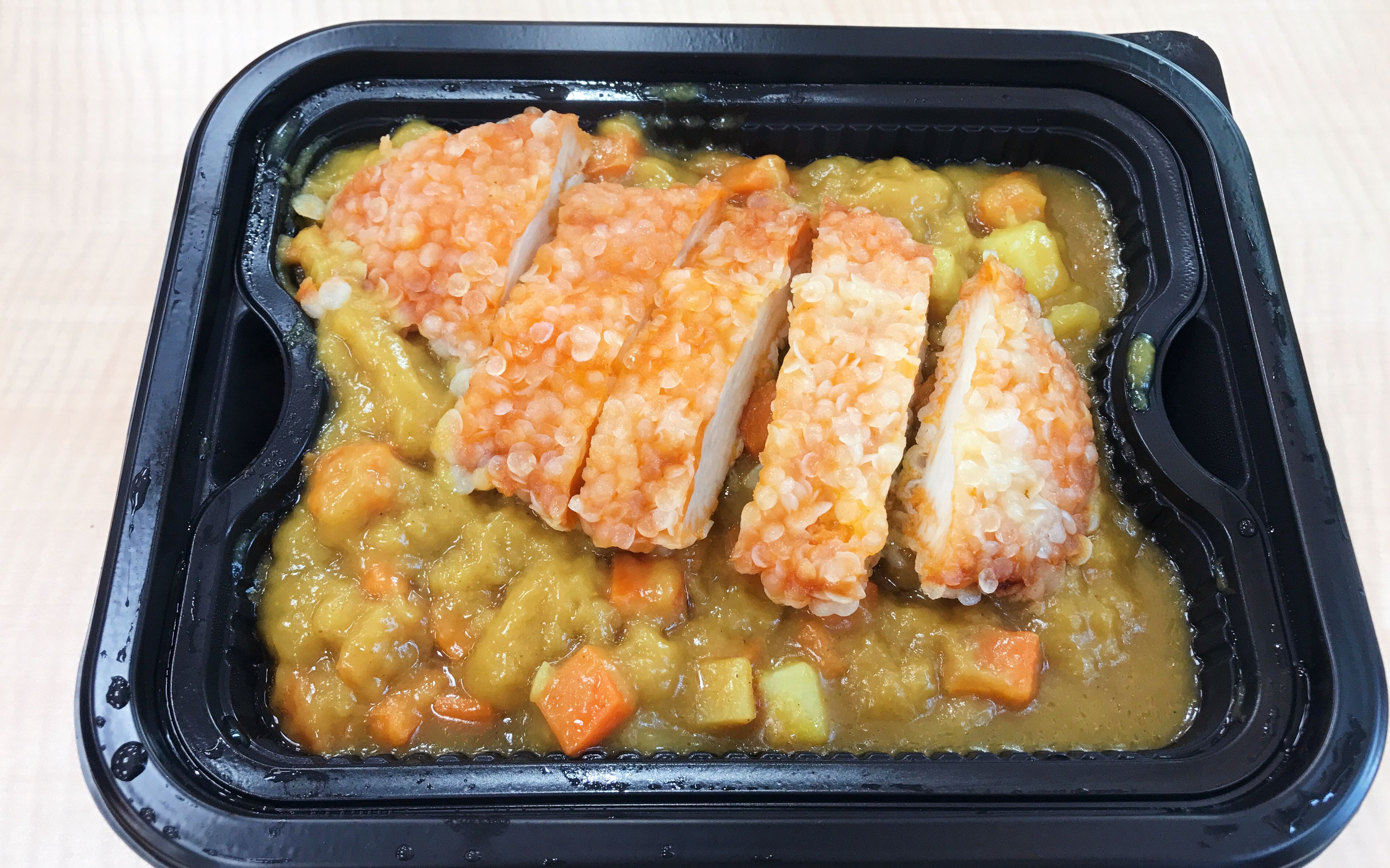 快乐的周末晨运完去罗森来个咖喱鸡排饭超满足
