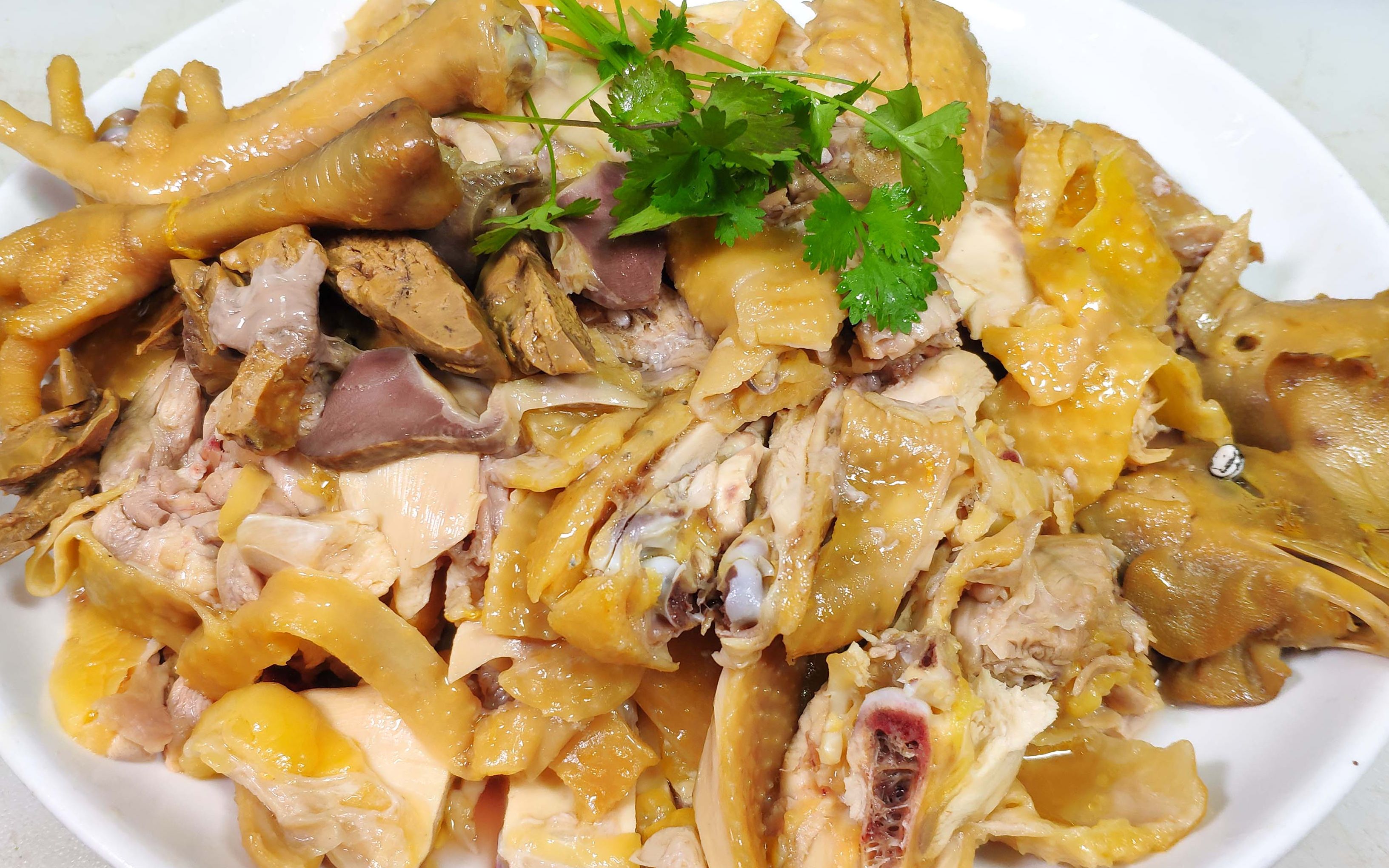 广东菜"隔水蒸鸡"的做法,皮脆肉香不油腻,比白切鸡还好吃!