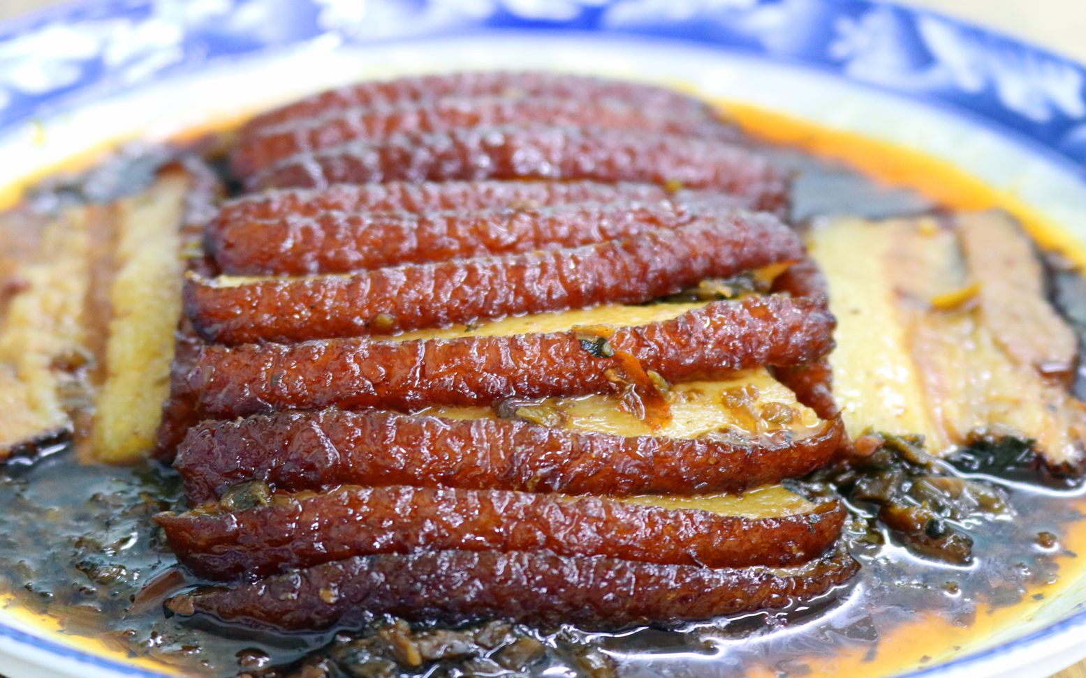 农村宴席上最受欢迎的一道菜,吃起来肥而不腻,这才是扣肉的做法_哔哩