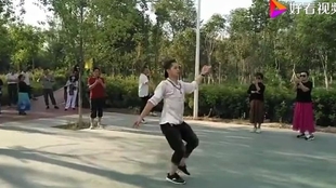 锅庄舞入门教学 藏族老师讲解锅庄舞主要基本动作 藏族锅庄舞广场舞蹈教学 哔哩哔哩 つロ干杯 Bilibili