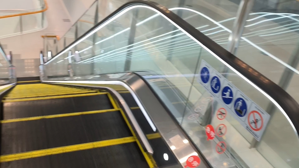 德化瓷器城日立扶梯