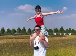 Video herunterladen: 她懵懵懂懂的年纪就跟着我，陪我吃了很多苦，为我生儿育女，欠她的这辈子我都还不清！