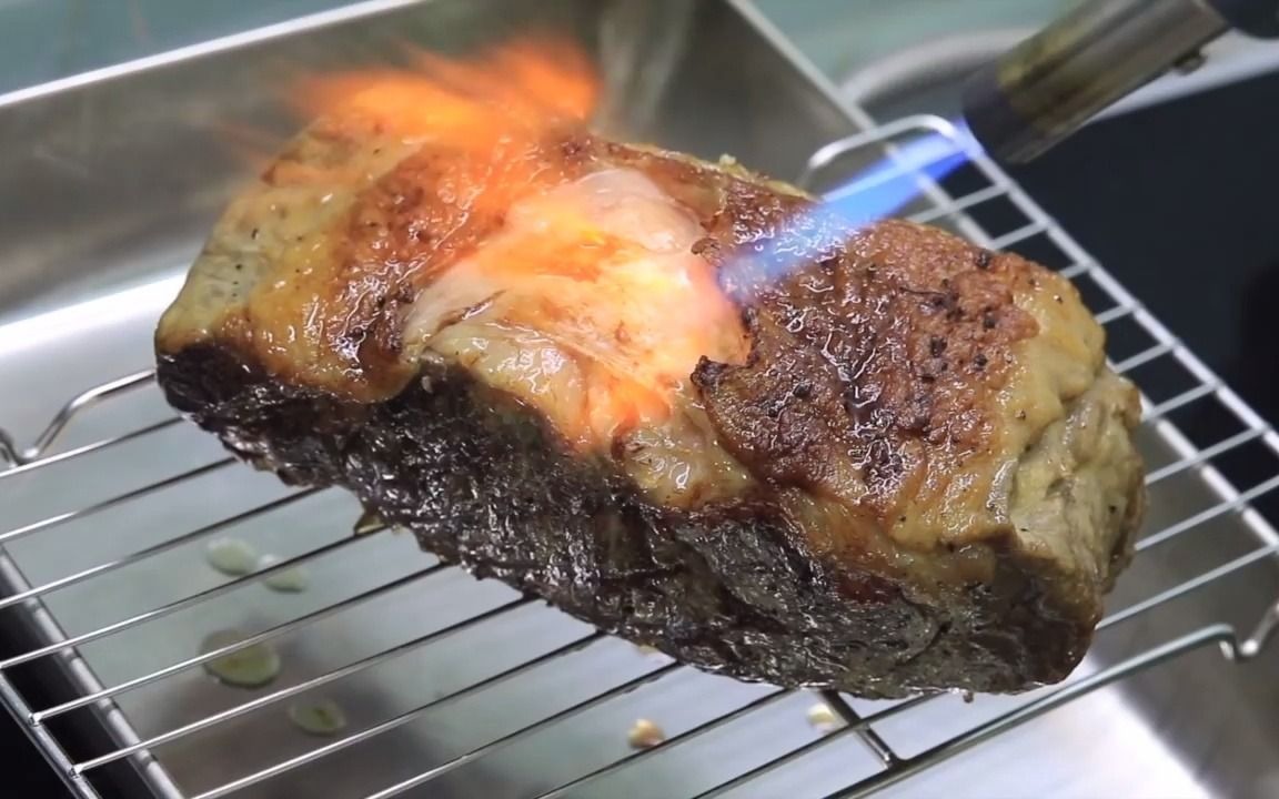 [图]【西冷牛扒】慢煮 Medium Rare！極厚切！ 爆汁！(大量科學注意 梅納反應)