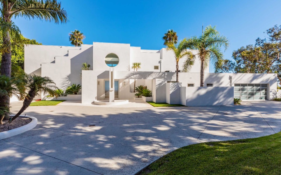 豪宅收藏加利福尼亚州坐落于马里布的纯白色豪宅