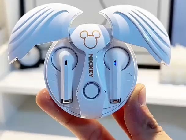 天使翅膀的蓝牙耳机太好看啦 !