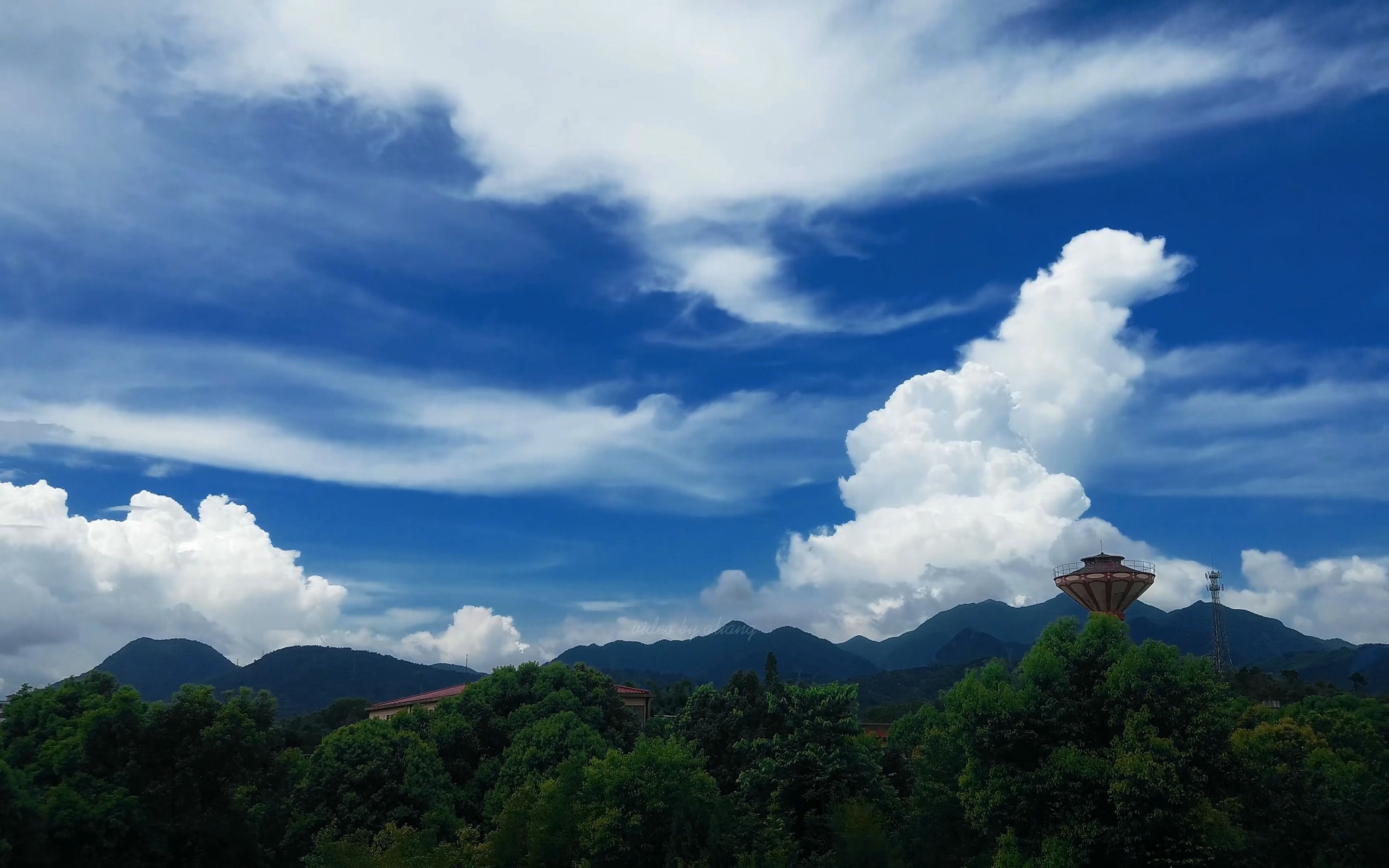 向云端,山那边