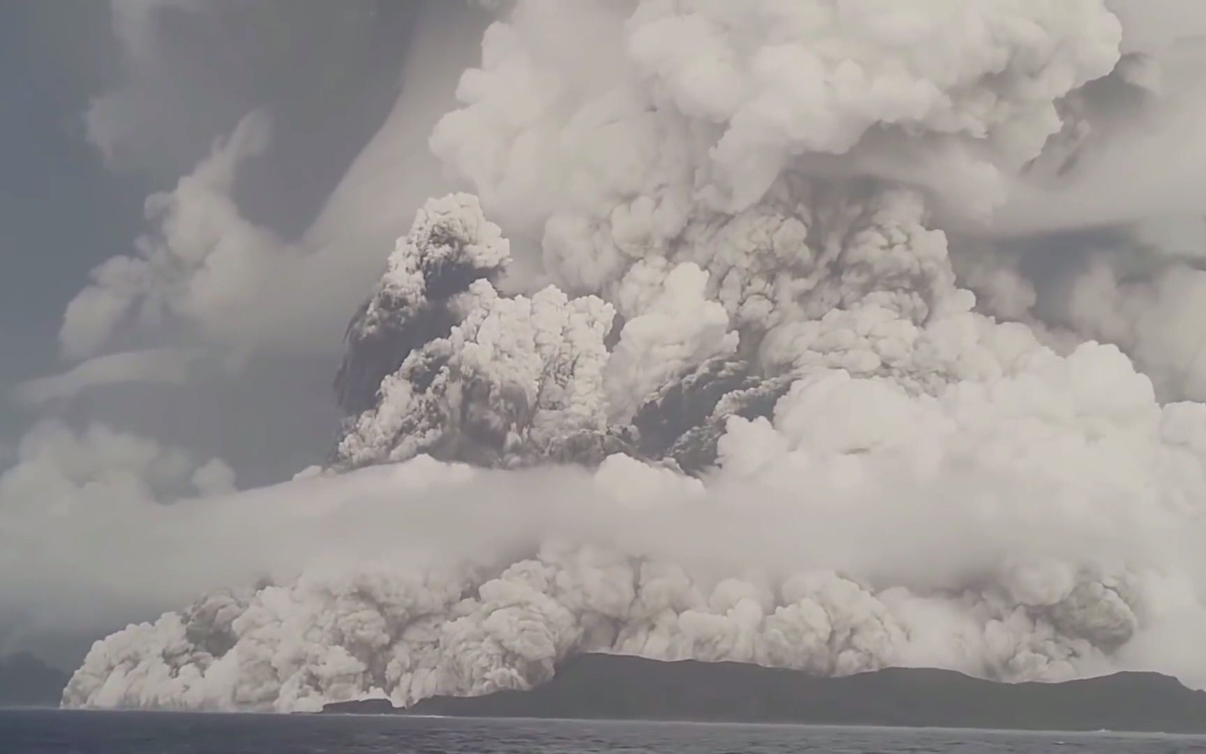 汤加海底火山喷发,21世纪迄今最大规模火山喷发