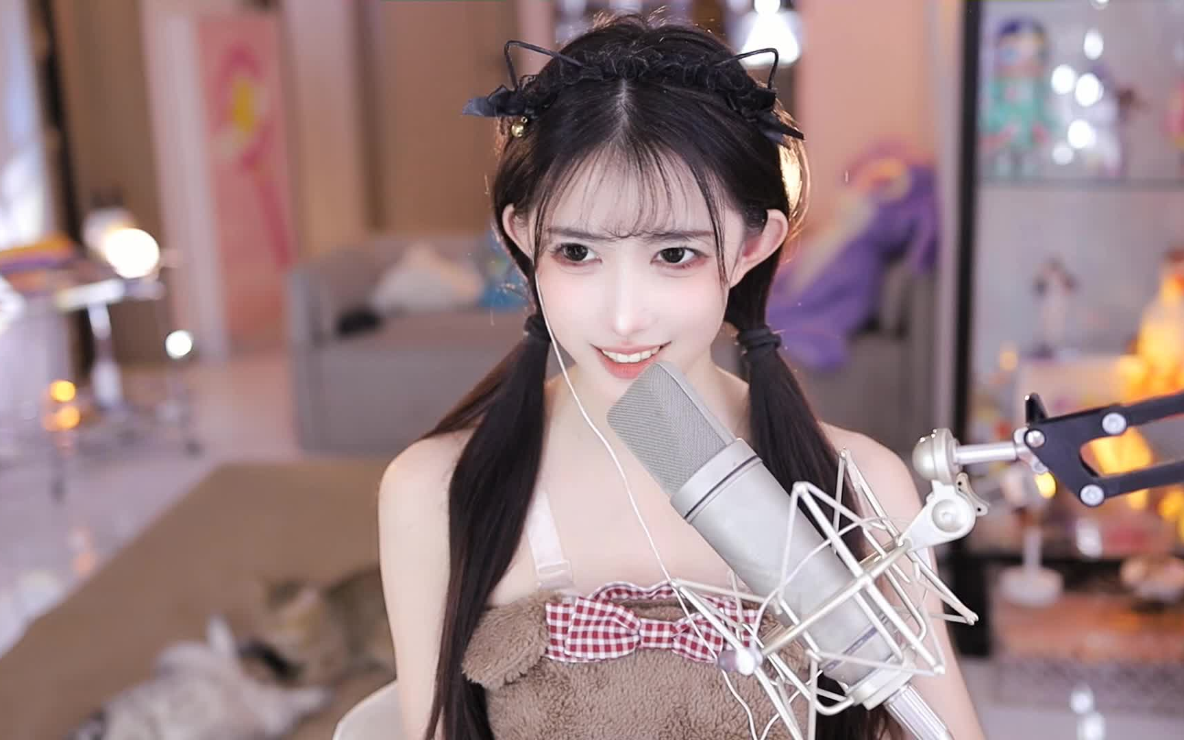 奶兔胡媛媛 精彩时刻 2023-09-11 13-56-16 放电的耳机